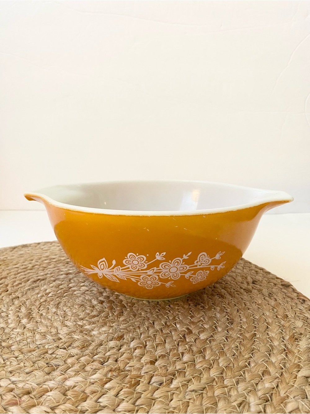 vintage PYREX Cinderella Mixing Bowl (442) in Butterfly Gold - 1.5 Quart